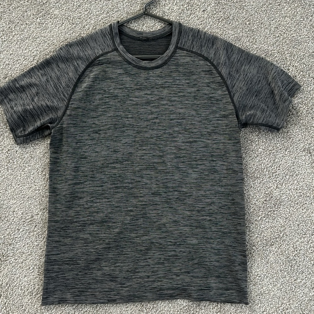 Lululemon Men’s Shirt